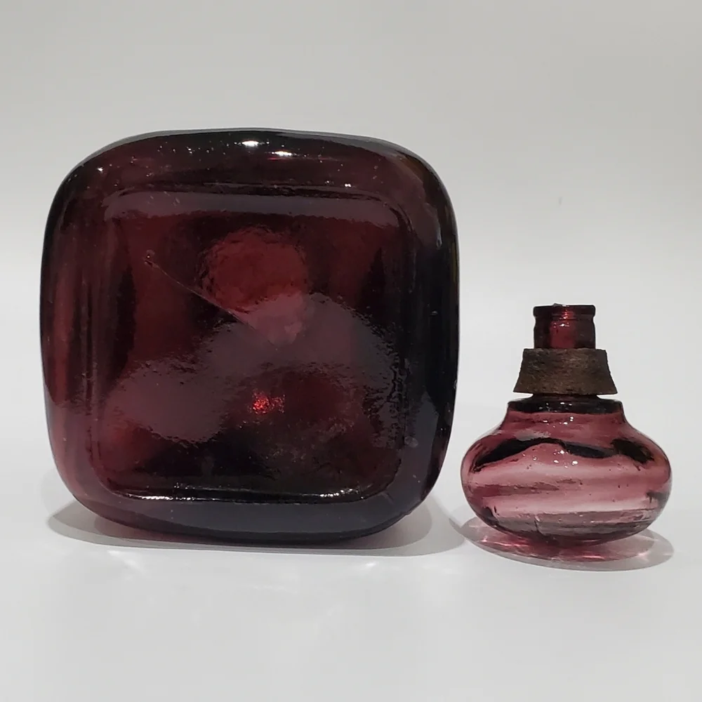 Vntg 9" Amythest Purple Pinched Art Glass Decanter and Stopper - Picture 4 of 10